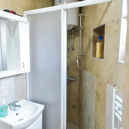 Migro Lux Sobe * Arilje