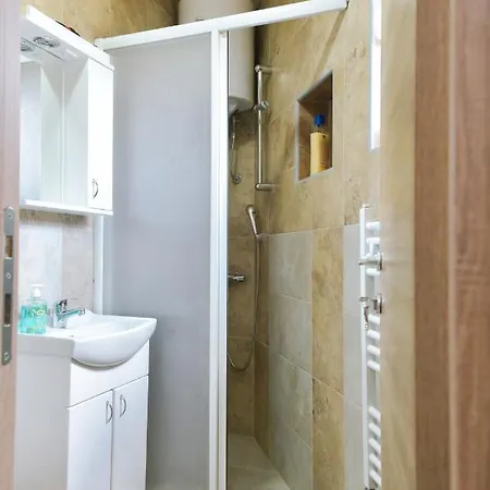 Migro Lux Sobe * Arilje