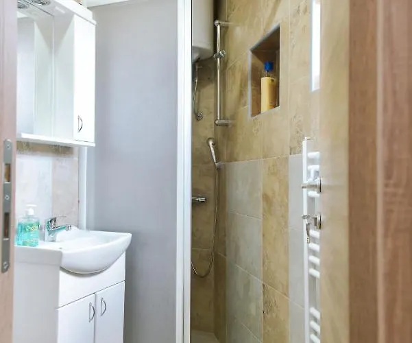 Migro Lux Sobe * Arilje